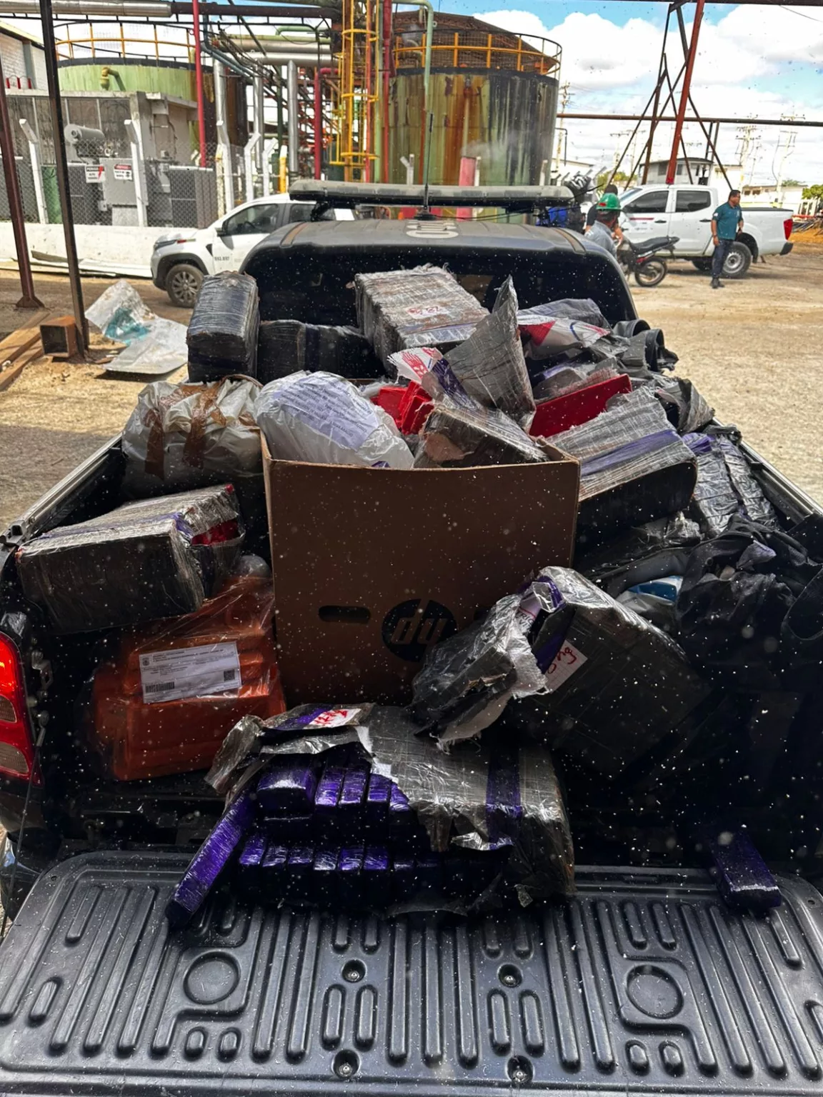 Imagem de Mais de uma tonelada de drogas são incineradas no interior da Bahia