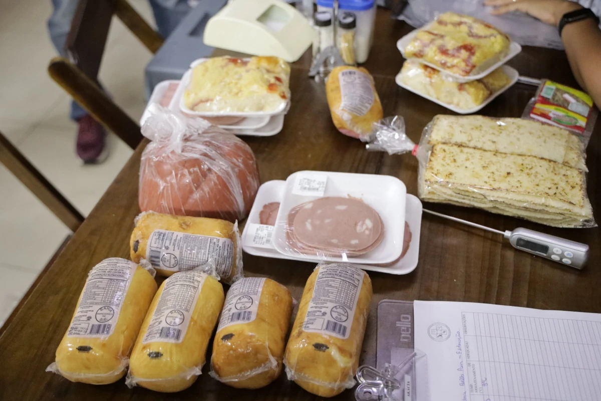 Imagem de Padarias de bairros nobres de Salvador são autuadas por vender alimentos vencidos