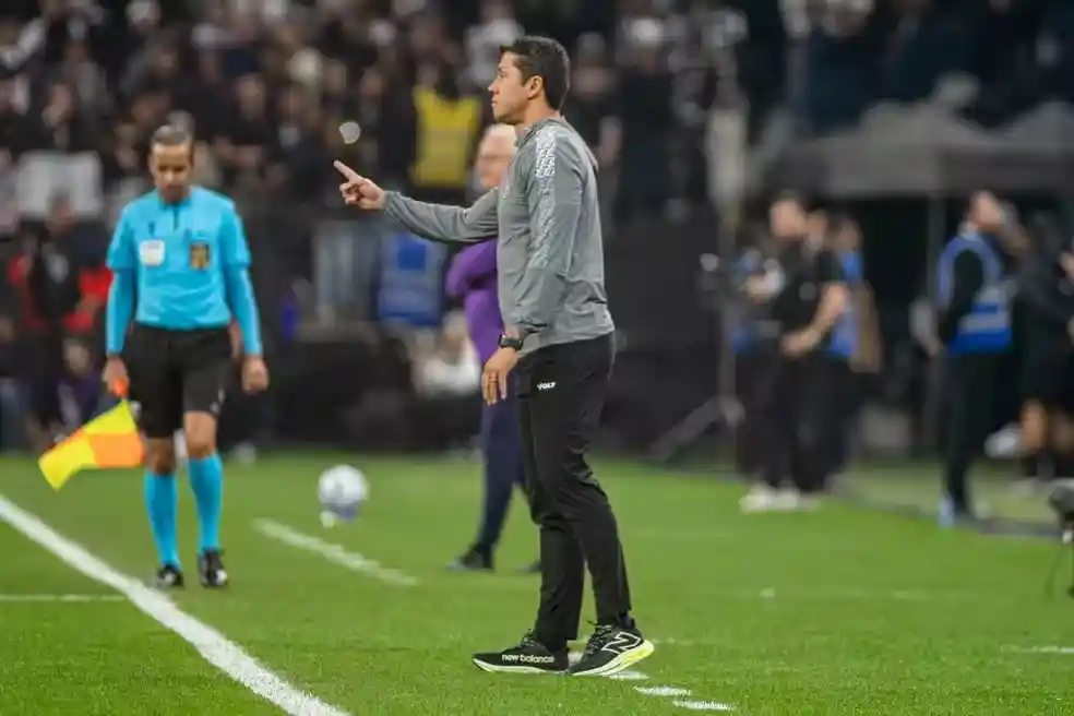 Imagem de Carpini aposta em partida contra Cruzeiro como 'marco de um novo momento' para o Vitória