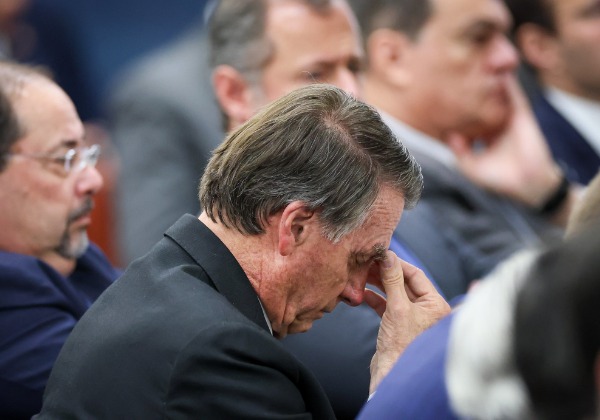 Imagem de Alexandre de Moraes decreta prisão domiciliar do ex-presidente Jair Bolsonaro