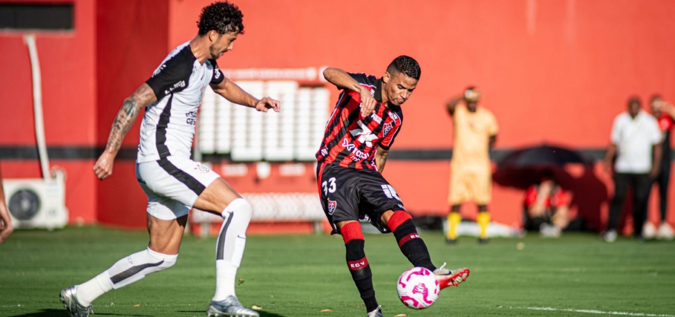 Imagem de Em casa, Vitória perde para o Corinthians e deixa escapar chance de sair do Z-4