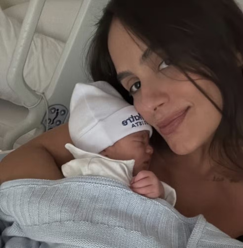 Imagem de Carol Peixinho compartilha selfie com primeiro filho: 'Nosso grude