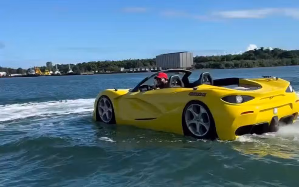 Imagem de “Carro” aquático de luxo que atinge 80 km/h chama atenção em Salvador e viraliza