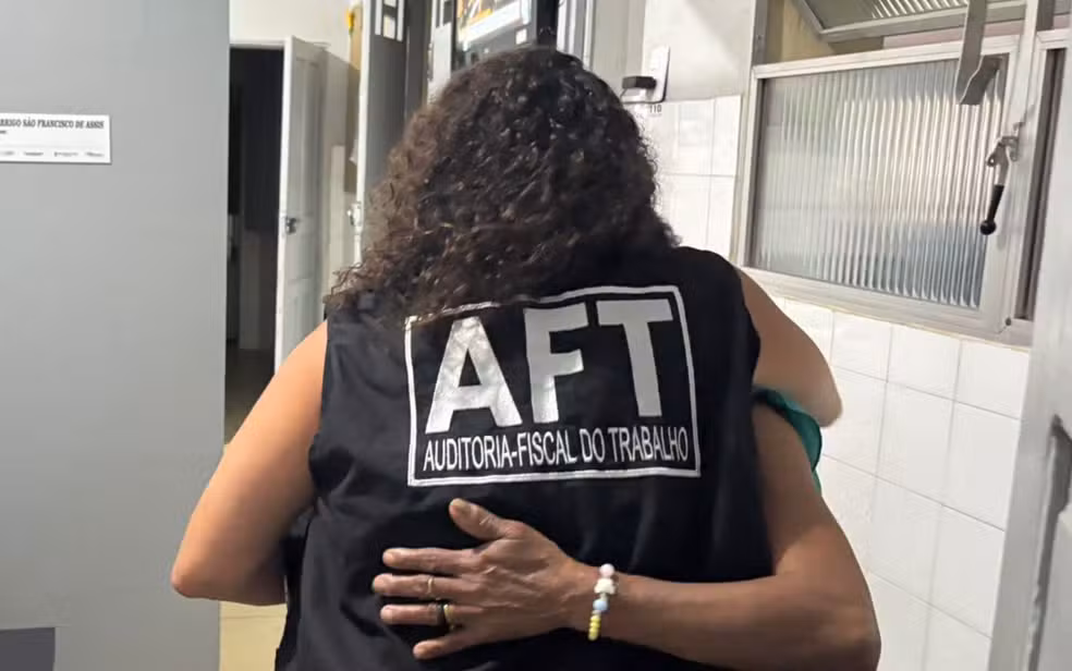 Imagem de Empregada doméstica é resgatada em situação análoga à escravidão após mais de 50 anos sem salário na Bahia