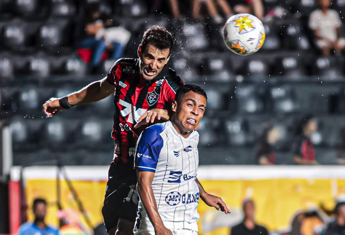 Imagem de Vitória sofre gol nos acréscimos, perde para o Confiança e é eliminado da Copa do Nordeste