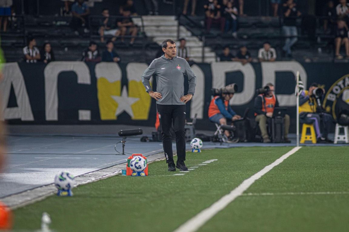 Imagem de Vitória enfrenta RB Bragantino na estreia de Carille no Barradão