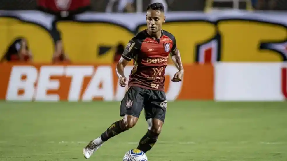 Imagem de Ex-atacante do Vitória é preso por tráfico de drogas e associação criminosa
