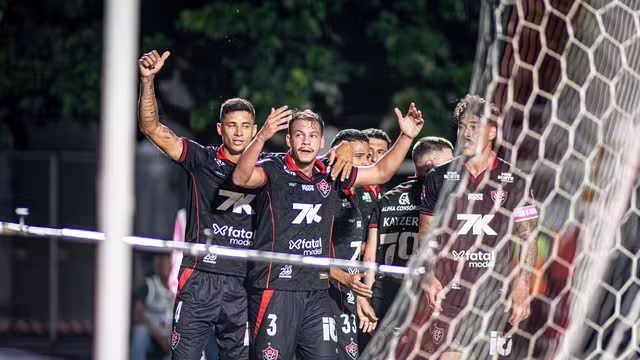 Imagem de Vitória vence o Ceará e encosta no Santos, primeiro fora do Z-4