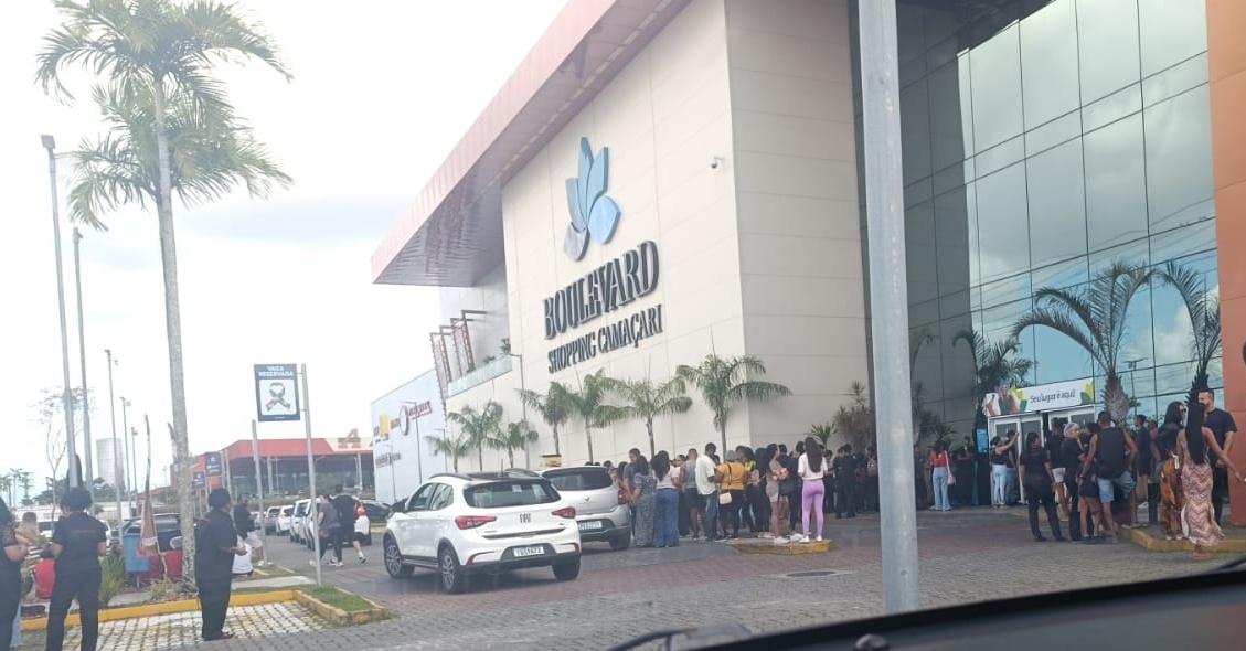 Imagem de Princípio de incêndio em restaurante assusta frequentadores de shopping em Camaçari