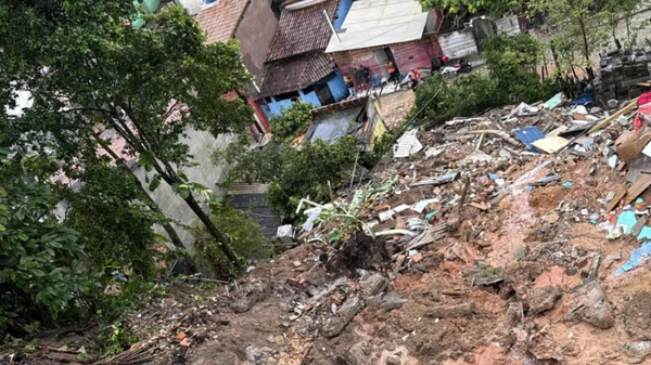 Imagem de Idoso morre após deslizamento de terra em distrito turístico da Bahia