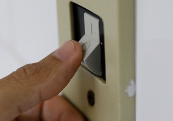 Imagem de Nova tarifa social isenta conta de luz para famílias de baixa renda com consumo reduzido