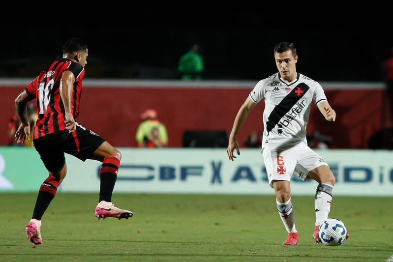 Imagem de Vitória enfrenta o Vasco em São Januário na luta contra o Z-4