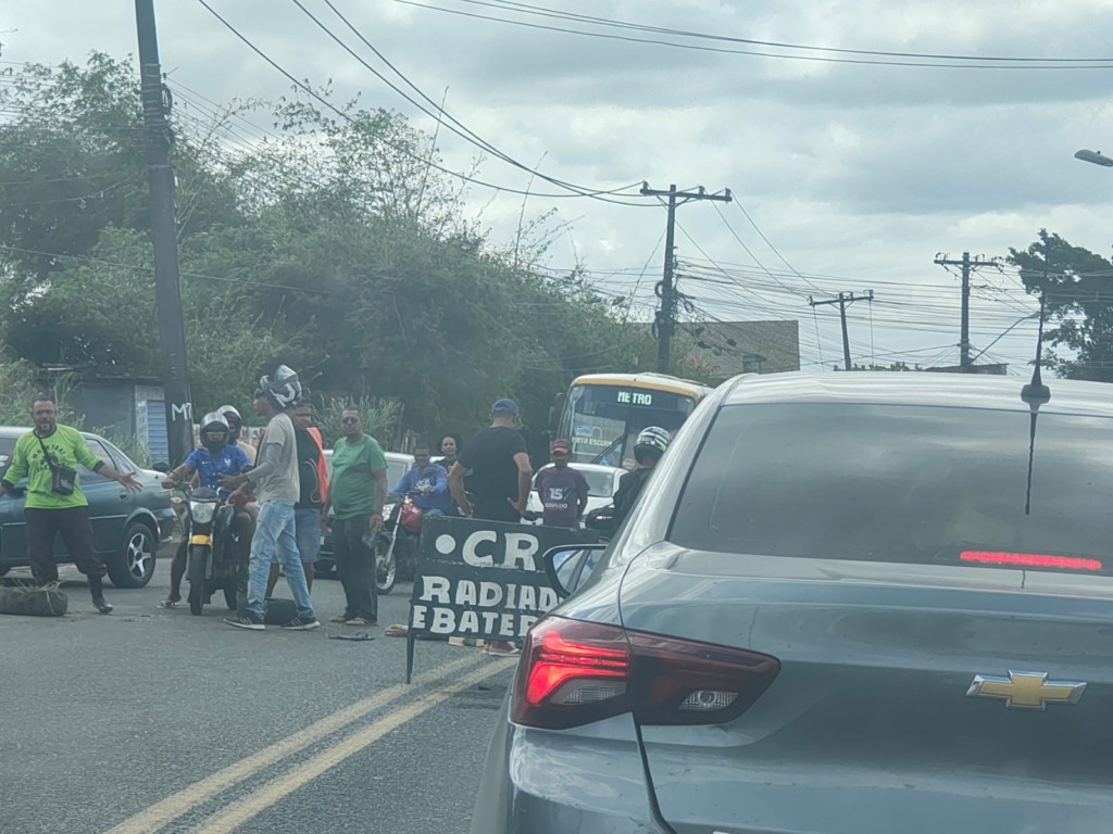 Imagem de Idoso morre após ser atropelado por motociclista na Estrada do Derba