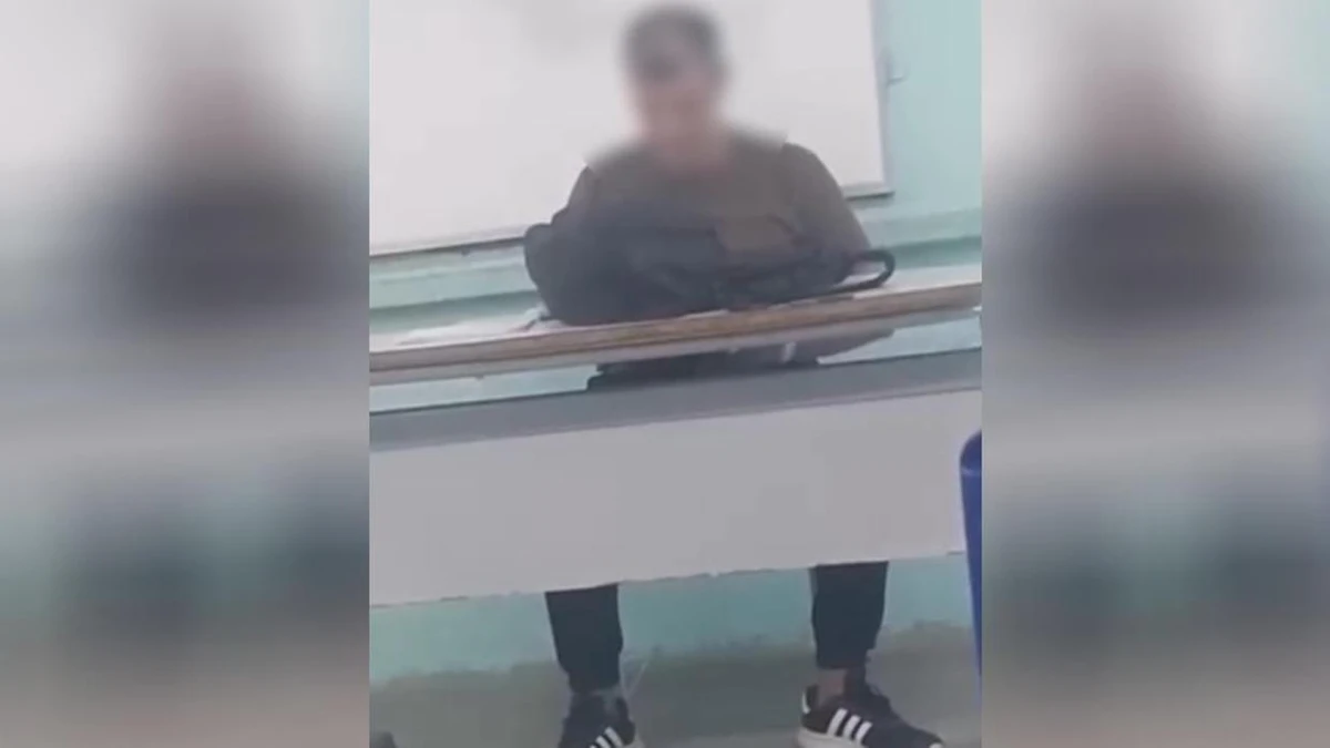Imagem de Professor é filmado se masturbando durante aula em escola estadual