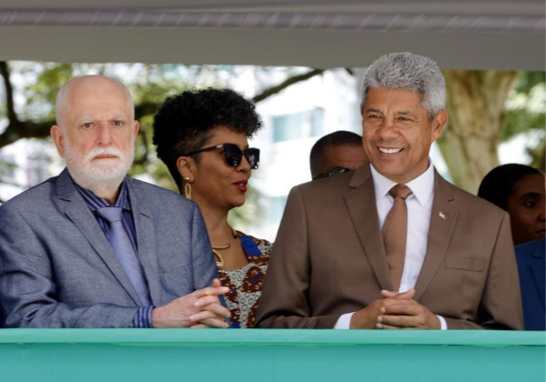 Imagem de ‘História deve ser recontada’, diz Jerônimo em desfile do 7 de Setembro