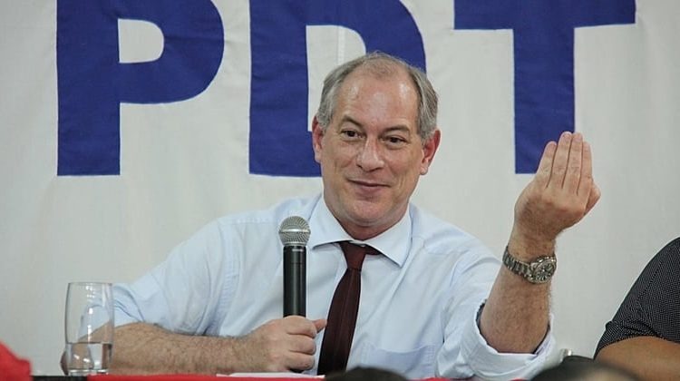 Imagem de Ciro Gomes anuncia saída do PDT e avalia filiação ao PSDB ou União Brasil