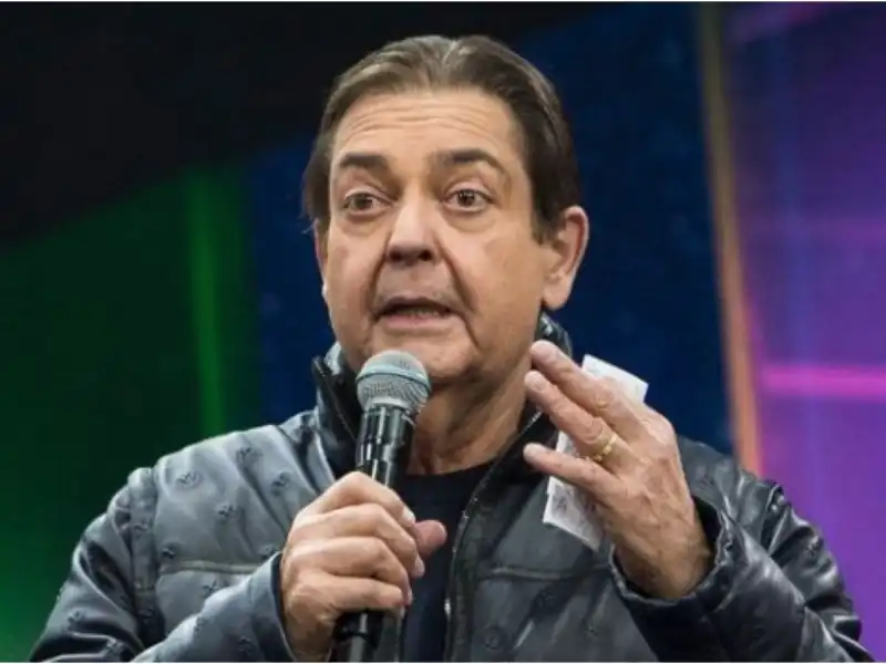Imagem de Faustão deixa UTI e segue recuperação em quarto de hospital em São Paulo