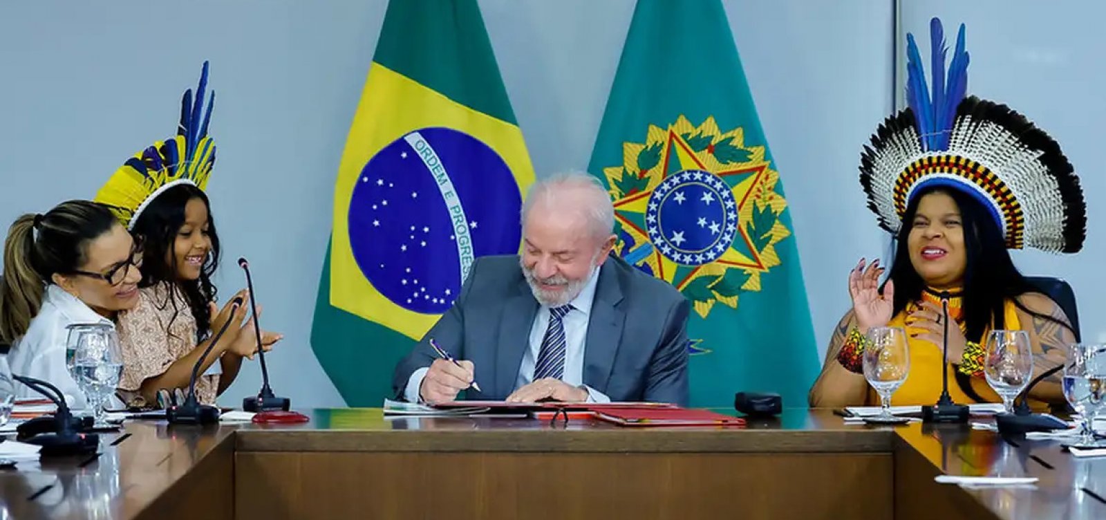 Imagem de Lula homologa três novas terras indígenas no Brasil