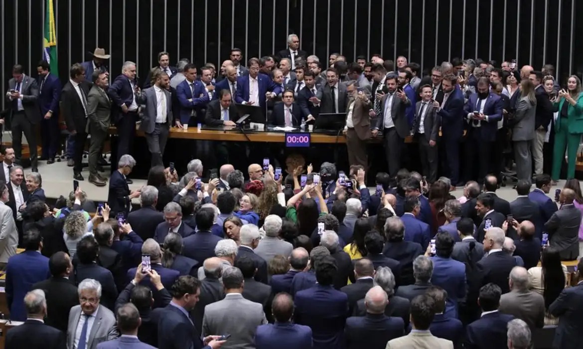 Imagem de Com maioria dos deputados baianos a favor, criação de bancada cristã avança na Câmara