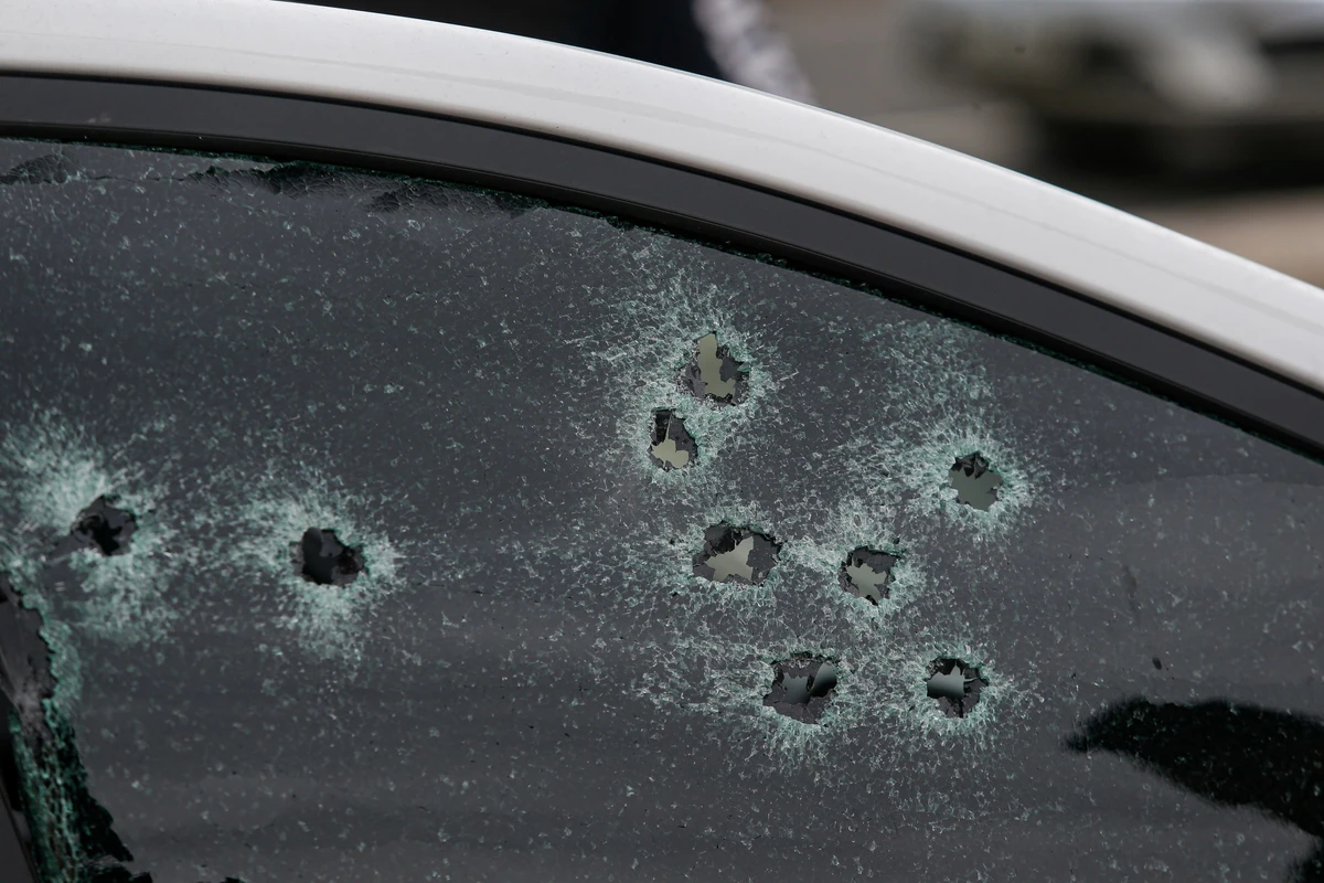 Imagem de Homem é baleado dentro do carro na orla de Piatã, em Salvador