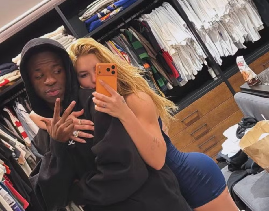 Imagem de Virginia e Vini Jr surgem abraçados em clima de despedida: "Deus acompanhe"