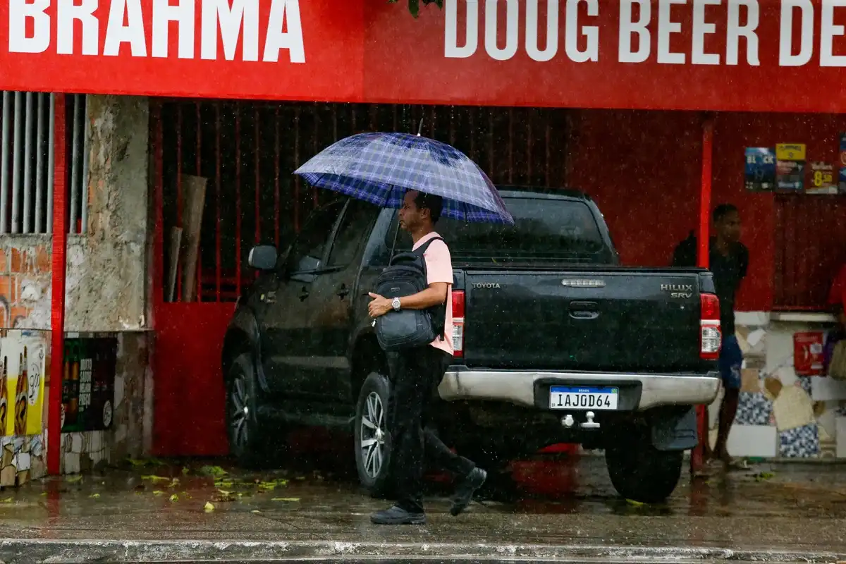 Imagem de Chuva em Salvador: Inmet emite alerta para capital e parte do litoral da Bahia