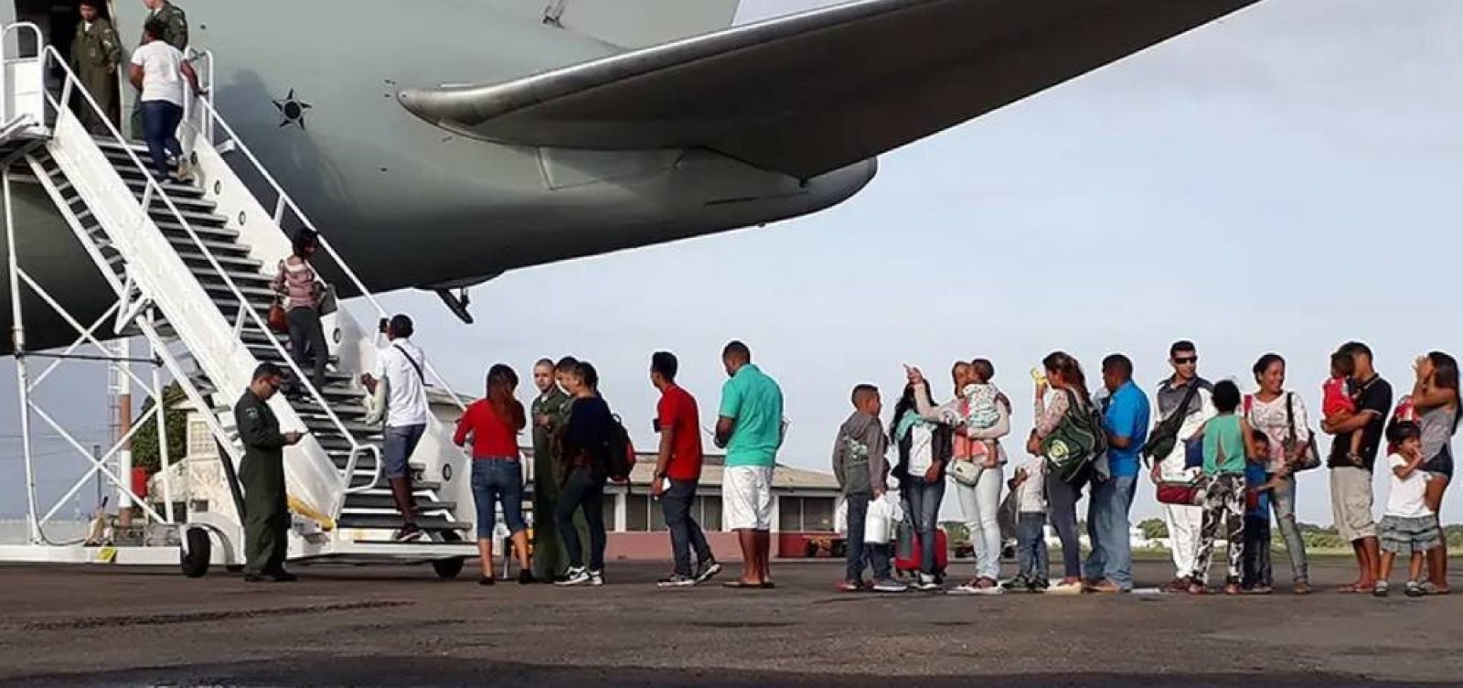 Imagem de Governo Lula vai lançar programa 'Aqui é Brasil' para acolher deportados dos EUA