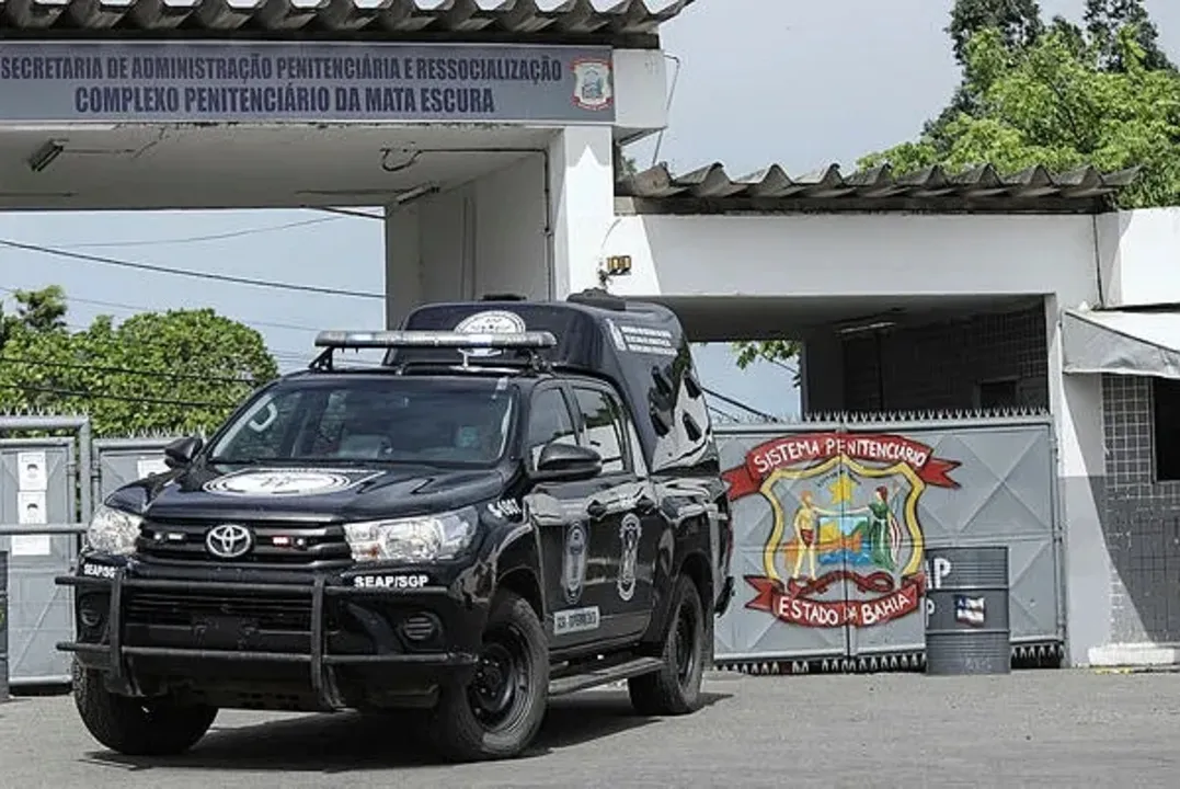 Imagem de Major da PM é preso ao tentar entrar com celulares em presídio de Salvador