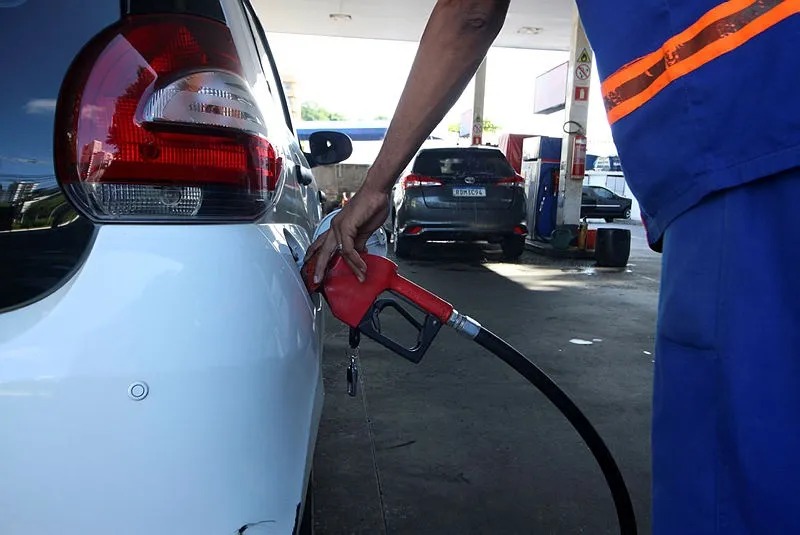Imagem de Combustíveis e gás de cozinha têm redução de preços na Bahia em julho