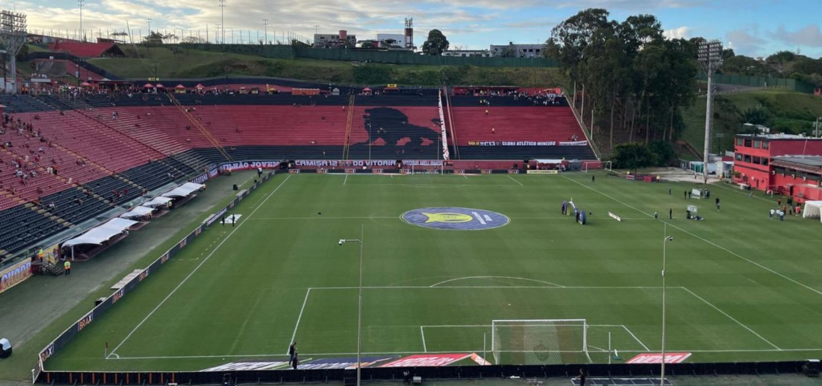 Imagem de Vitória x Fluminense: onde assistir, prováveis escalações e arbitragem