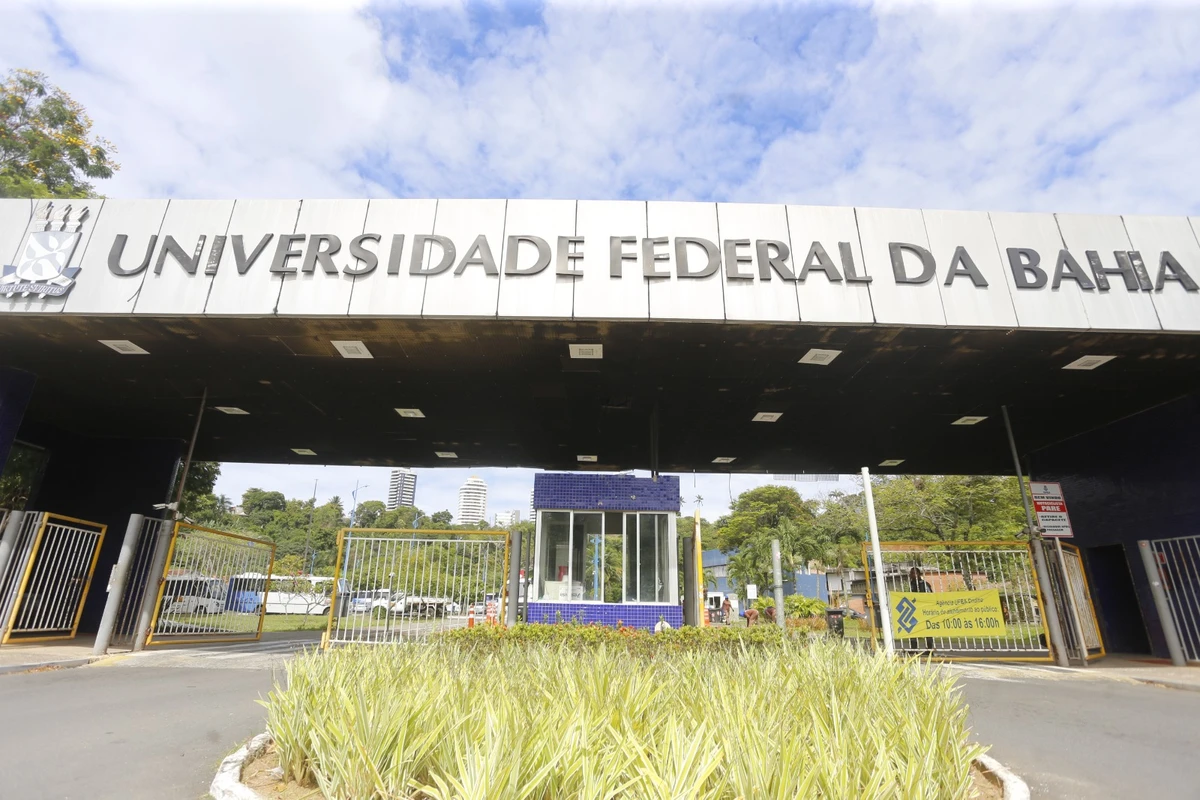 Imagem de Homem é monitorado por tornozeleira eletrônica após suspeita de filmagens em banheiro da Ufba