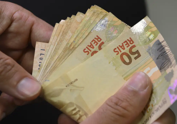Imagem de Salário mínimo deve subir para R$ 1.631 em 2026, projeta governo