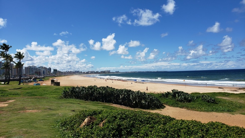 Imagem de Bombeiros buscam jovem desaparecido na Praia de Armação