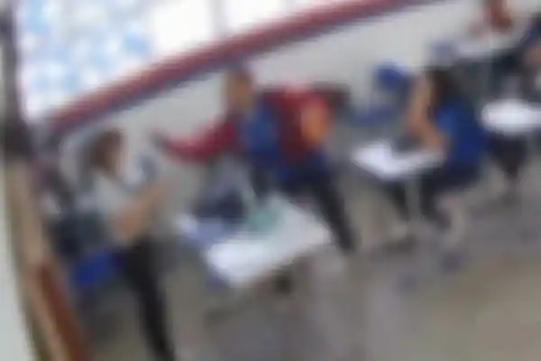 Imagem de Aluno agride professora com tapa no rosto durante aula em escola estadual da Bahia; ASSISTA