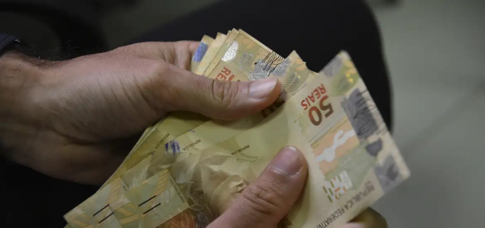 Imagem de Caixa libera abono salarial para nascidos em setembro e outubro