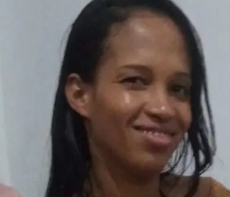 Imagem de Mulher é morta com mais de 20 golpes de faca na Bahia