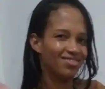 Imagem de Mulher é morta com mais de 20 golpes de faca na Bahia
