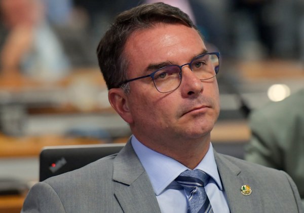 Imagem de Sem Bolsonaro, EUA não reconhecerão eleição de 2026, afirma Flávio Bolsonaro