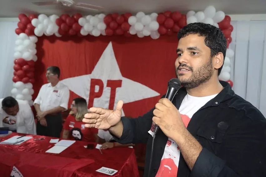 Imagem de Tássio Brito é eleito presidente do PT na Bahia com mais de 73% dos votos