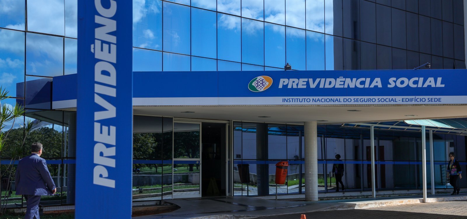 Imagem de Oito réus são condenados por fraudar o INSS em R$ 117 milhões