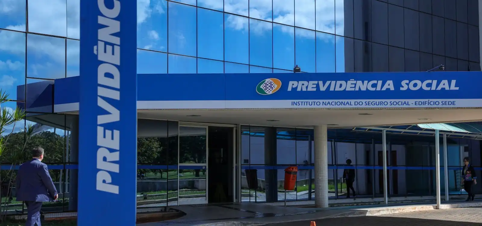 Imagem de Oito réus são condenados por fraudar o INSS em R$ 117 milhões