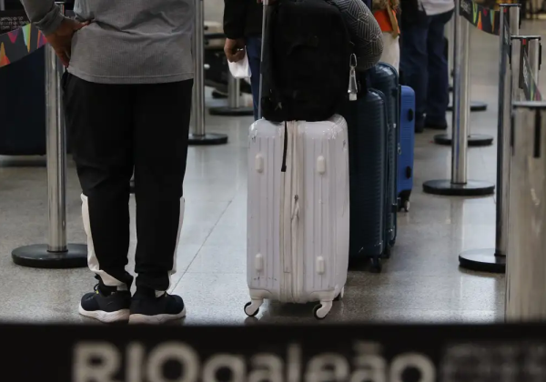 Imagem de Câmara aprova urgência de projeto que proíbe taxa por bagagem de mão