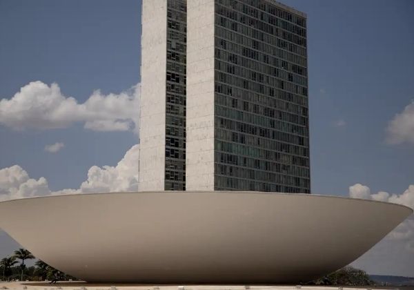Imagem de Parlamentares voltam aos trabalhos no Congresso Nacional nesta segunda (4)