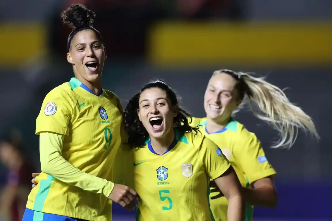 Imagem de Brasil estreia com triunfo na Copa América feminina, superando a altitude de Quito