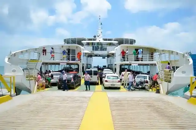 Imagem de Embarque no ferry-boat chega a três horas de espera