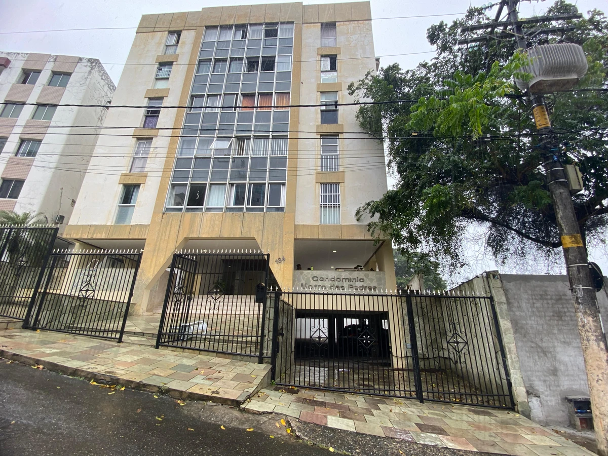 Imagem de Zelador atea fogo em prédio no Rio Vermelho e espanca moradora até inconsciência