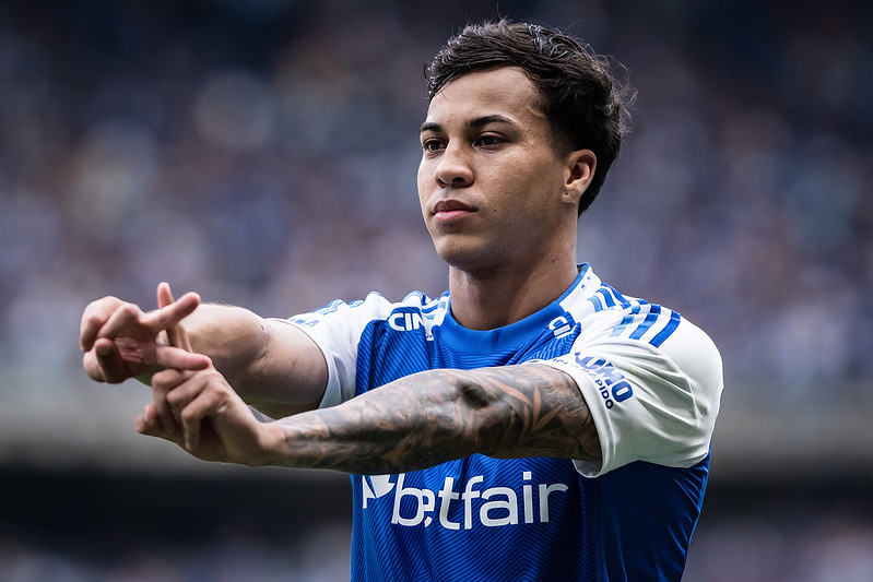 Imagem de Vitória sofre com artilheiro do Brasileirão e perde para o Cruzeiro