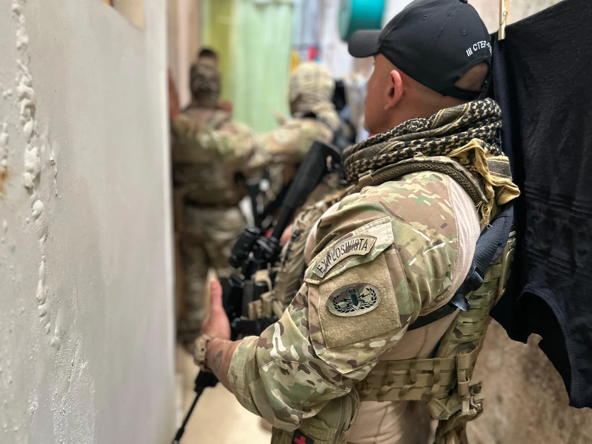 Imagem de Morador é feito refém durante operação contra facção no Vale das Pedrinhas, em Salvador