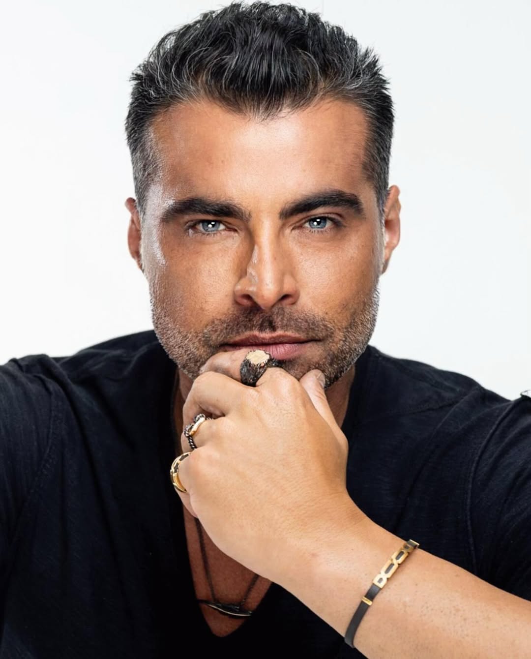 Imagem de Ex-fazenda e apresentador JP Mantovani morre após acidente de moto