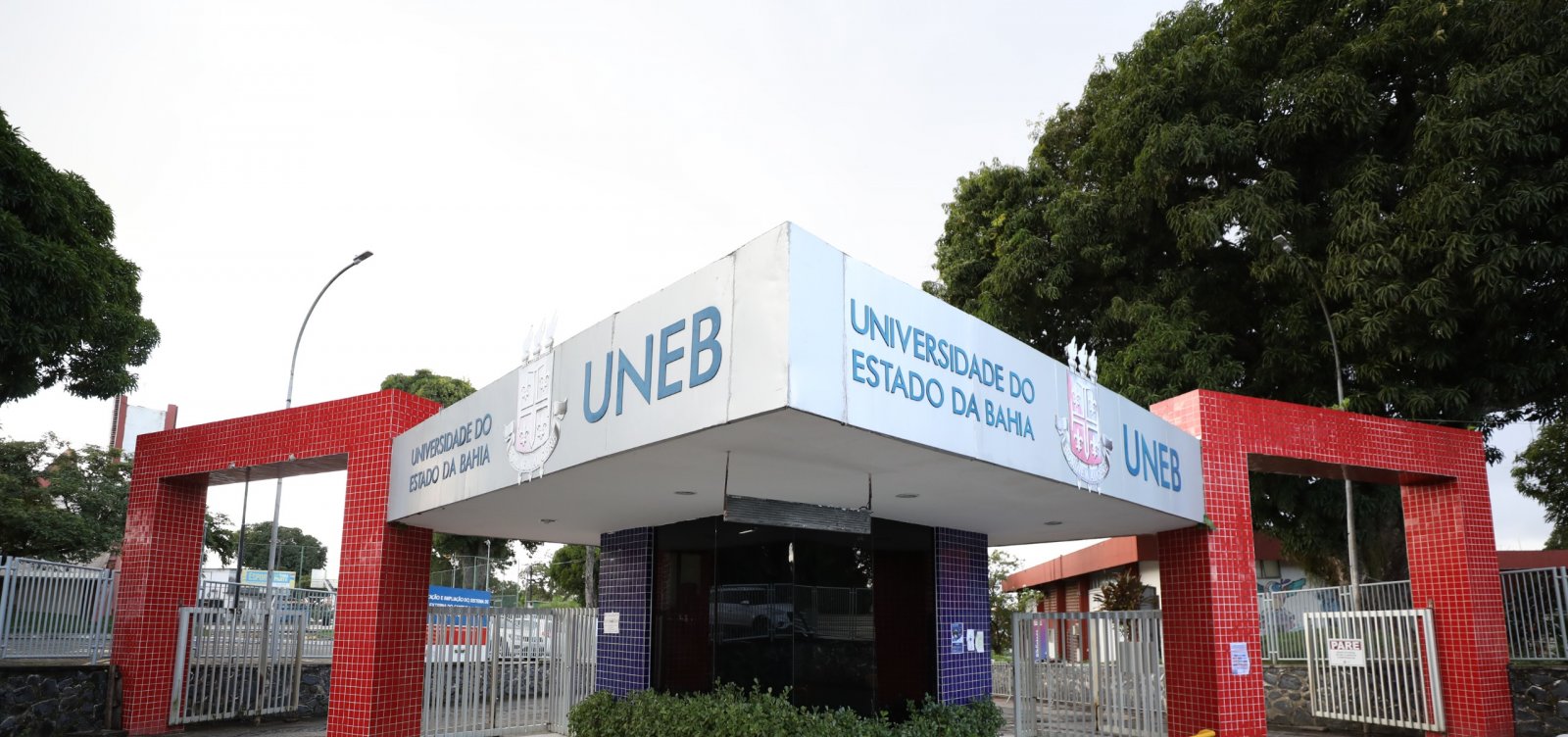 Imagem de Estudantes de universidades estaduais da Bahia já podem sacar auxílio de até R$ 800
